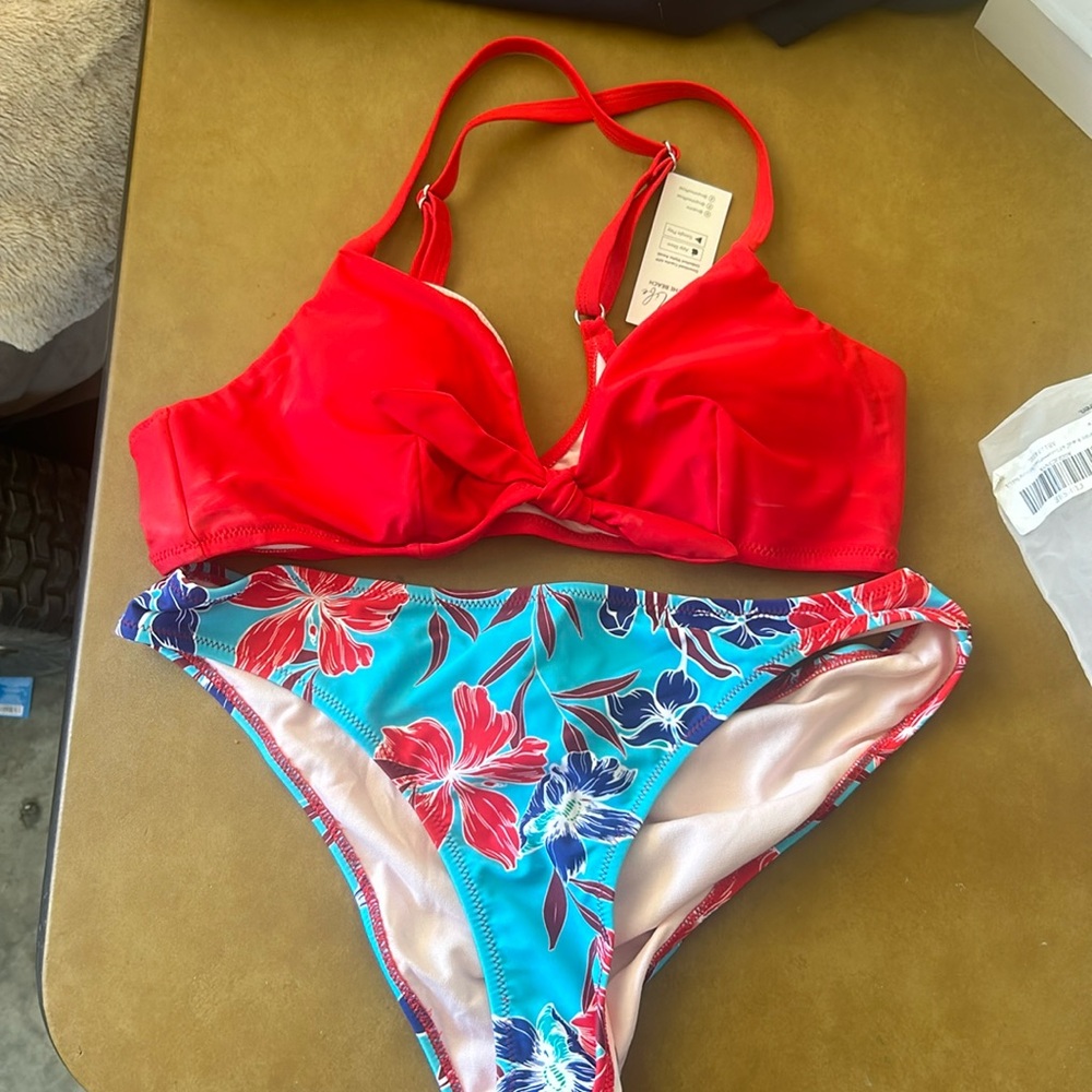 Size large cupshe swimsuit